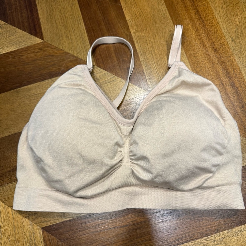Motherhood Seamless Nursing and Pumping Maternity Bra - Picture 11 of 11